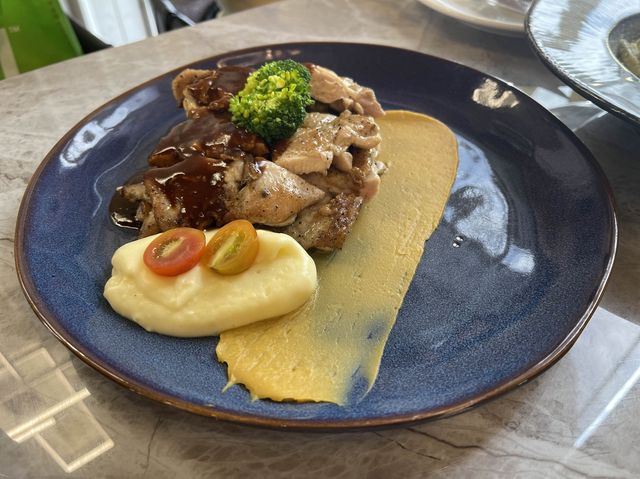 X.Street Cafe & DINE MIRI