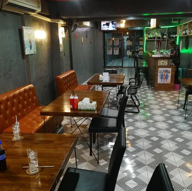 ร้านสเต๊ก+บาร์เบียร์สดที่หลบอยู่แถวสวนสยาม