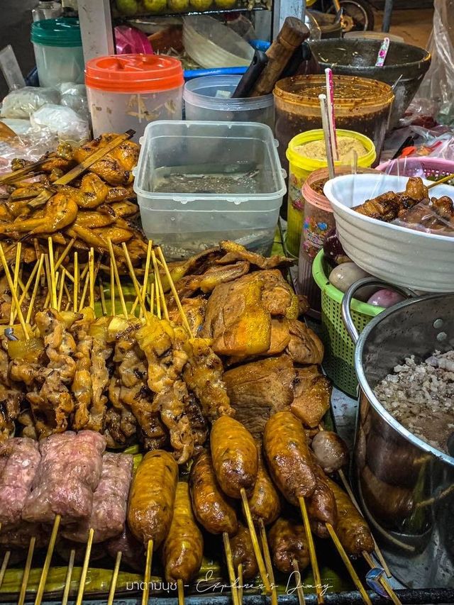 ส้มตำรถเข็น ยามค่ำคืนย่านเขารัง ภูเก็ต