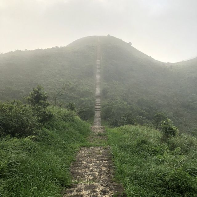 景觀開揚嘅昂坪棧道