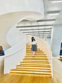 【香港博物館好去處】 M+ 視覺文化博物館｜簡約工業風打卡一流。衝擊視覺的藝術之旅