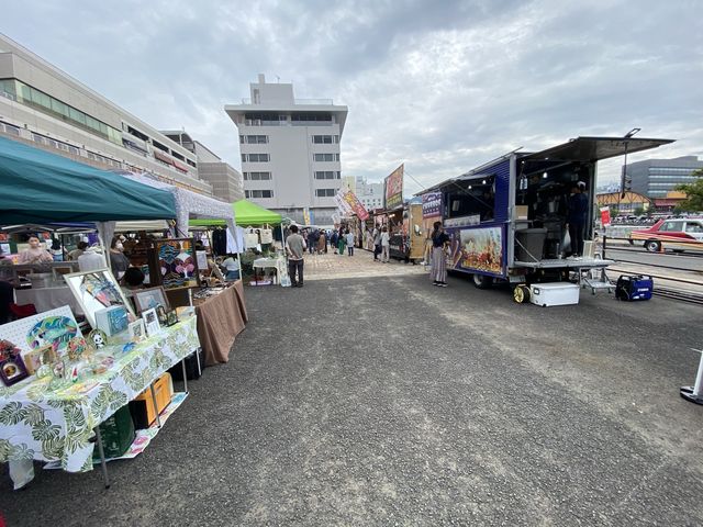 長崎。海岸沿いの多目的広島『おくんち広場』