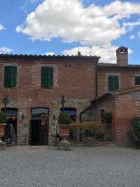 Going to Cantine- Winery in Montepulciano 