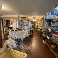 Chico cafe ร้านคาเฟ่แมวย่านทองหล่อ