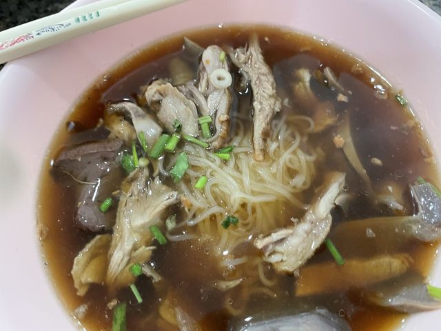 ก๋วยเตี๋ยวเป็ดร้านดังย่านพระราม4