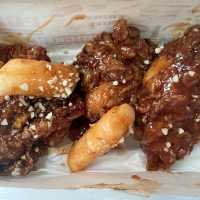 味道吸引的韓式炸雞小店