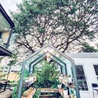 เดอย่า คาเฟ่ 
