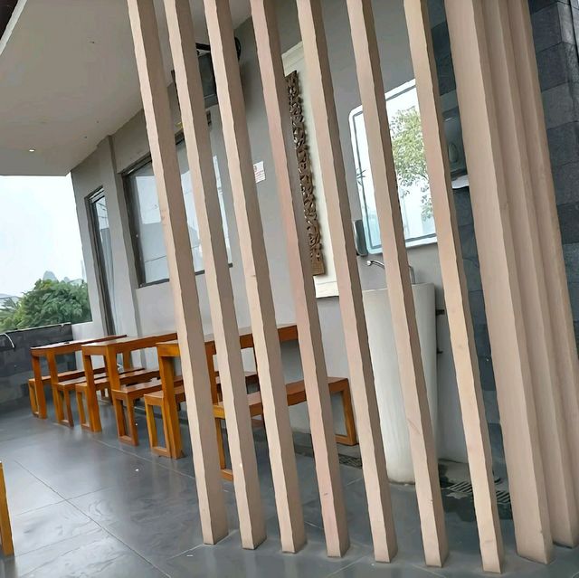 Upstairs Rooftop Cafe