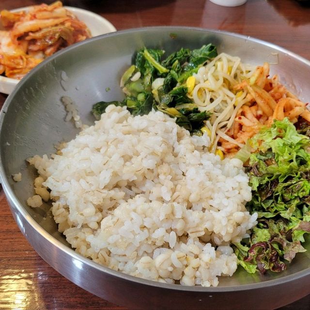 춘천중앙시장 보리밥 손칼국수 맛집 오팔국숫집