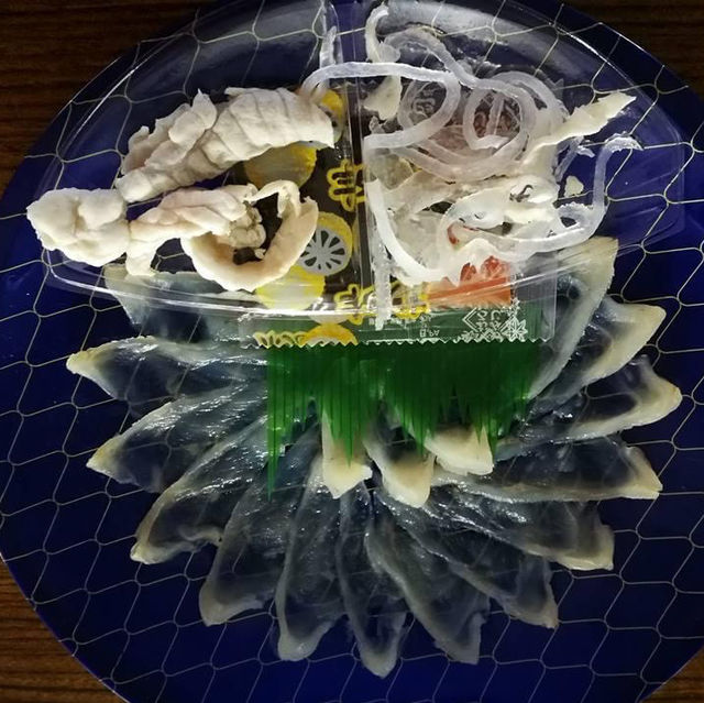 海豚天堂🐬人氣熱點@海鮮屋台街🎏 新鮮生魚片握壽司🍣