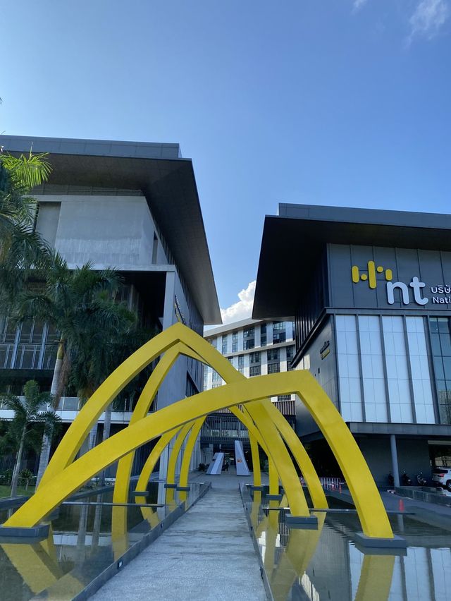 centra by centara โรงแรมน่าพักเมืองทอง