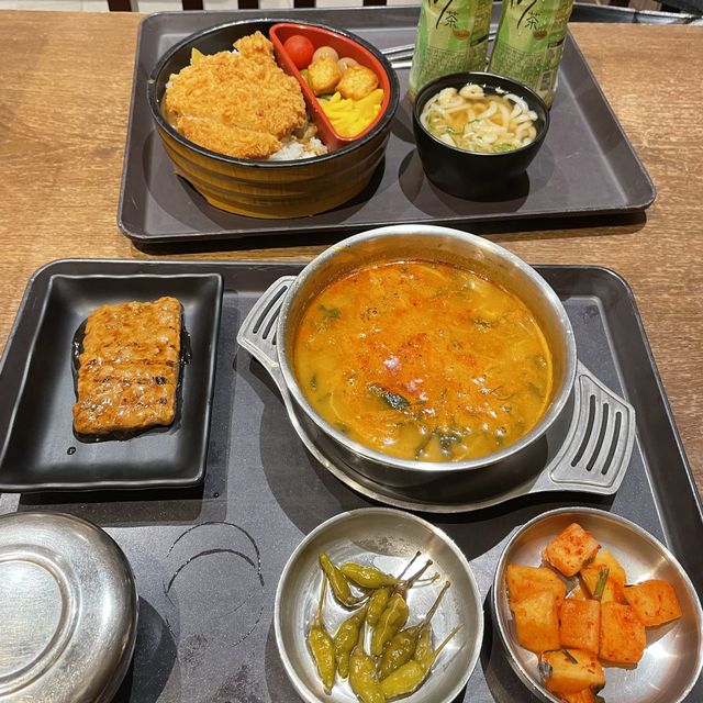 30대에 이룬 내 버킷리스트! 애인이랑 교복입고 놀이동산가기