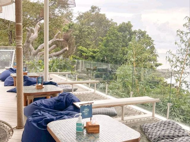 คาเฟ่ติดทะเล ที่พัทยา @ The Lunar Beach House Patt