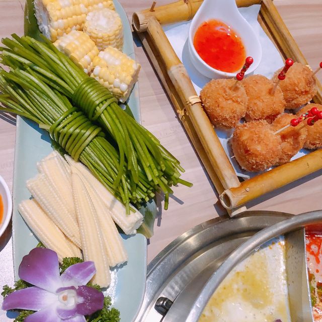 🇹🇭隱身在街頭裡的泰式火鍋店🍲 Rolling Thai 泰滾 Rolling Thai 泰式火鍋(南京店）