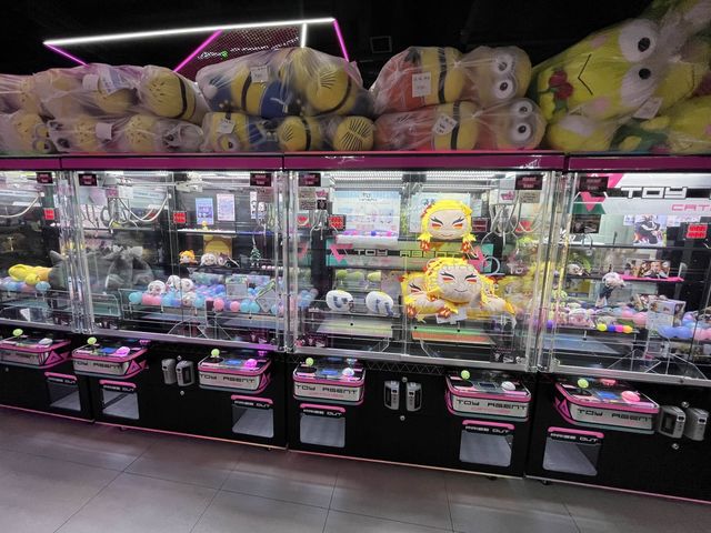 Crane Lab - Claw Machine arcade! 