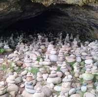 Kings cave and dinosaur print hike 