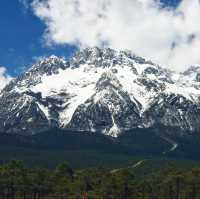 가장 남쪽에 위치한 만년설을 볼 수 있는 곳, 옥룡설산(玉龙雪山)