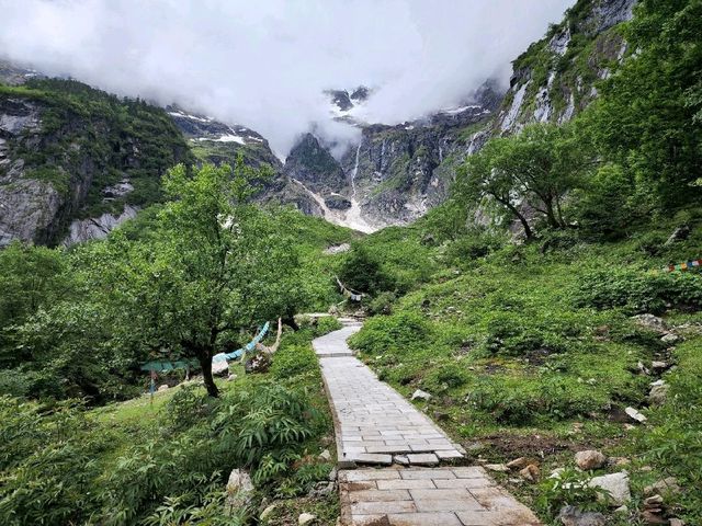 Sacred Lake, Meili Snow Mountain 