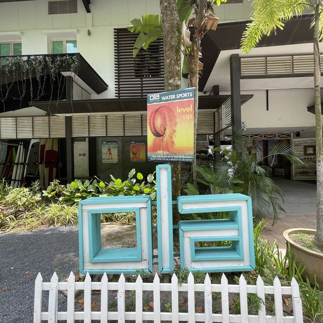 Many food options at Siloso Beach 