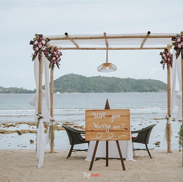 โรงแรมริมหาดส่วนตัว ราคาไม่แพง ภูเก็ต