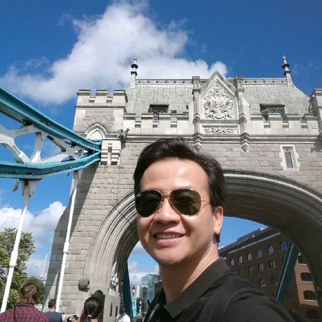 สะพานทาวเวอร์บริดจ์ (Tower Bridge) 