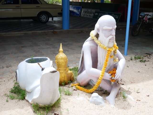 หาดปึกเตียน เงียบสงบ ใกล้กรุงเทพ  