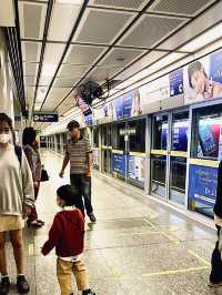 อิสระภาพ รถไฟฟ้า Mrt นักท่องเที่ยวแน่นมาก | กทม.