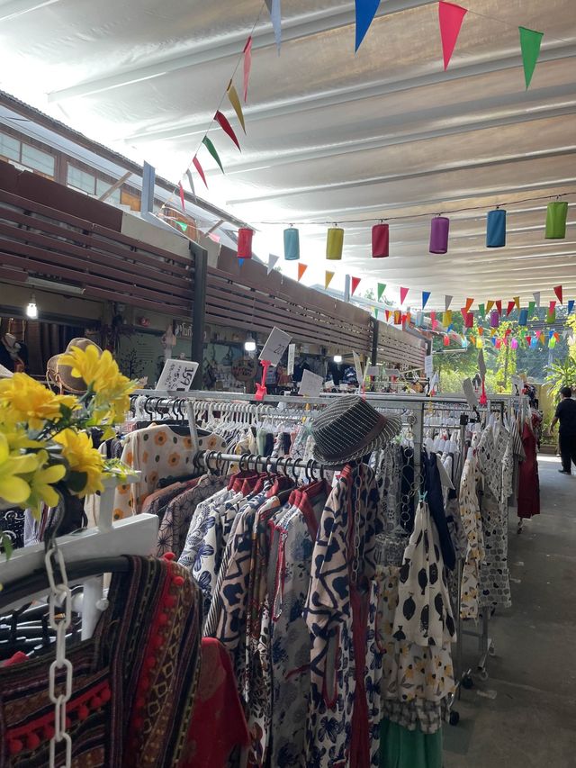 ตลาดต้องชมรวมสินค้าโอทอปน่าน