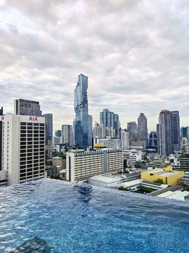 Infinity pool @Marriott Surawongse