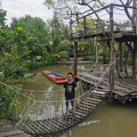 บรรยากาศชิลกับวิวทุ่งนา@Montreux café and farm