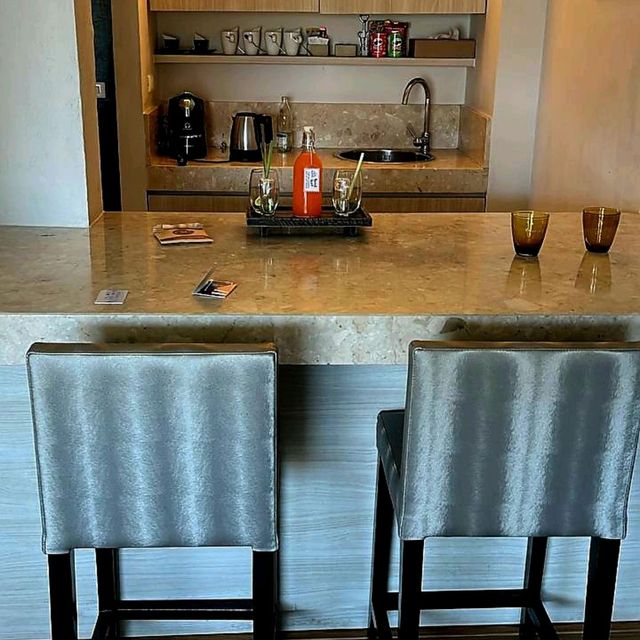King One Bedroom Deluxe Suite with Balcony