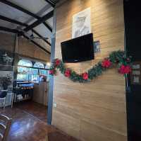 Mee boon eatery ในหมู่บ้าน