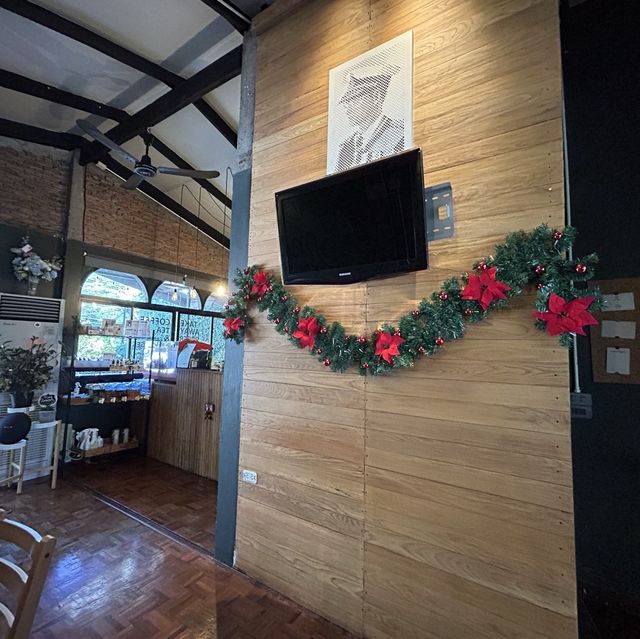 Mee boon eatery ในหมู่บ้าน