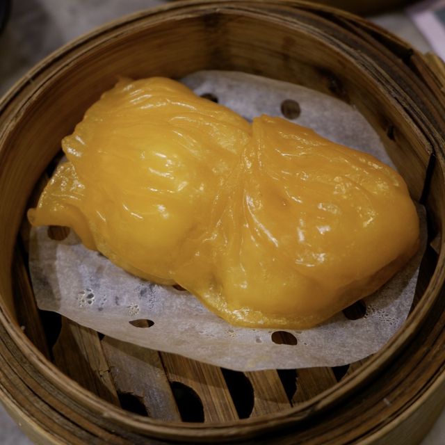 貼地價龍蝦荷葉飯和點心 