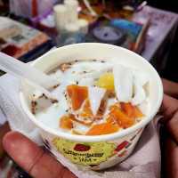 ป้าอ้วนบัวลอยมือถือ ร้านประจำพระเทพรัตนฯ
