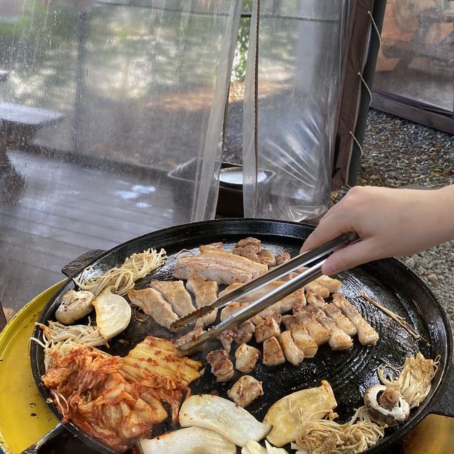 도심 속 바베큐장 ‘한마음정육식당 탑립점’