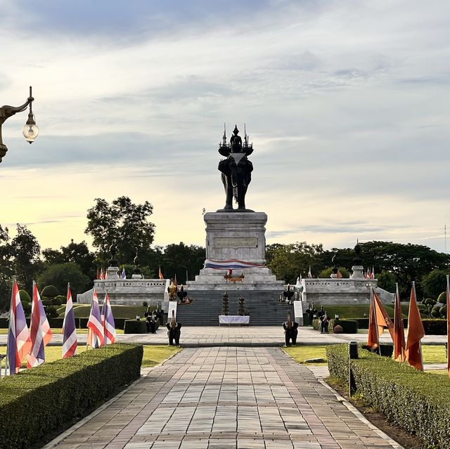 พระบรมราชานุสาวรีย์สมเด็จพระนเรศวรมหาราช