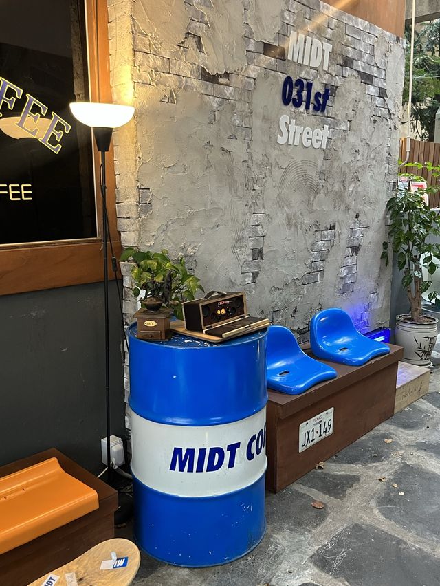 (안산) 캠핑갬성 뿌려진 핫플카페: 미드테이블카페☕️