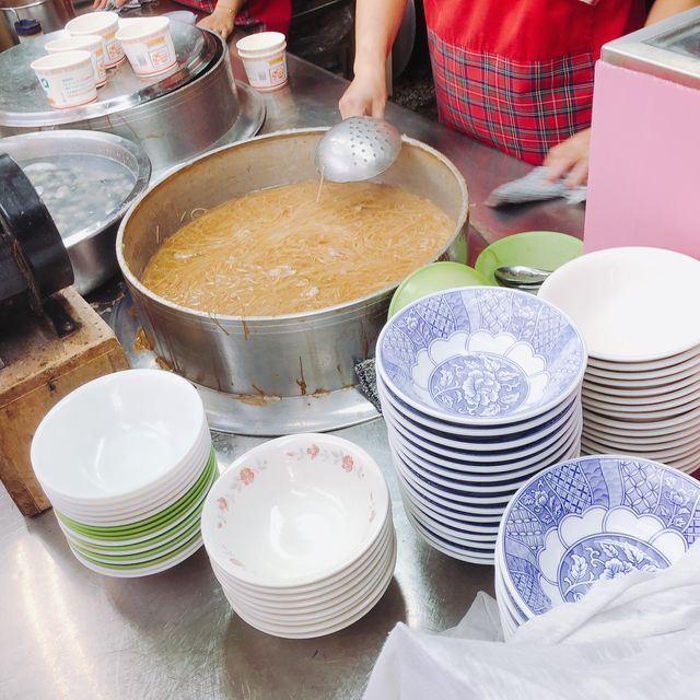 排隊美食🍜🥓Ukuko Oyster Thin Noodles 油庫口蚵仔麵線+炭烤香腸