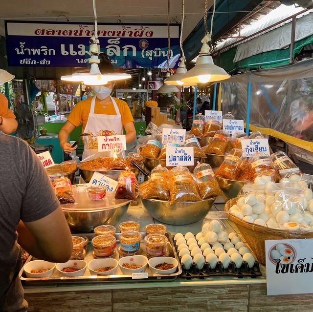 ตลาดเอ๋ย ตลาดน้ำ “บางน้ำผึ้ง”