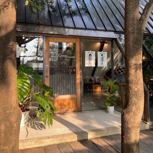 นั่งชิลที่ Kasem cafe 📍Lampang