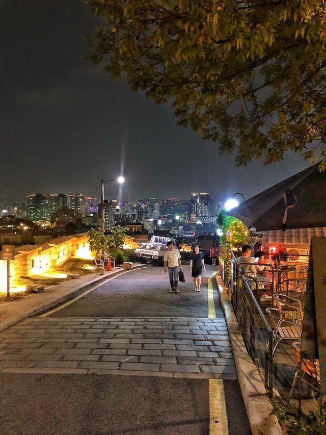 【ソウル】のんびり夜のお散歩🌙駱山公園から梨花洞壁画村まで🌙