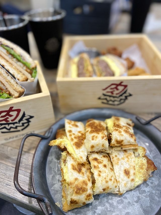 ［桃園/藝文］ 肉sandwich桃園藝文店｜高貴不貴的美式早午餐店 每一樣都好好吃🥪 