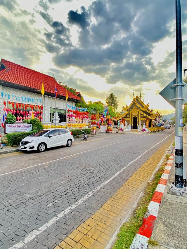 ไหว้หลวงพ่อขาว | วัดอินทขิลสะดือเมือง | เชียงใหม่