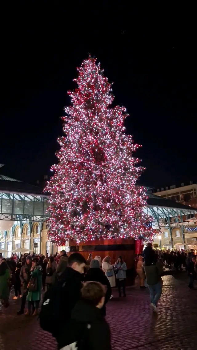 Covent Garden and the famous Christmas tree