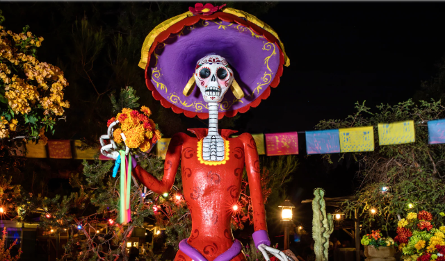 【加州迪士尼樂園】紀念逝去親人的特殊活動：亡靈節 | 加州迪士尼樂園