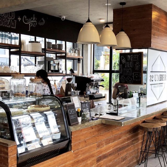 32 Umber Cafe