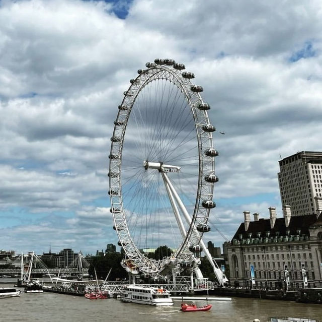 London Eye俯瞰泰晤士河😗人氣景點