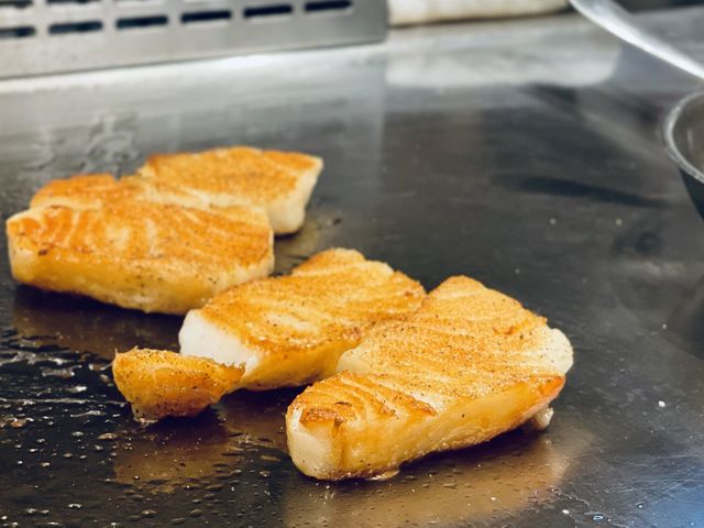 💁🏻‍♂️🌟鉄人旨花鉄板燒餐 有前菜、 沙律 、汁煮白鱈魚、龍蝦、和牛、炒飯、雞湯及甜品