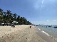 Bangsan Beach หาดบางแสน ชลบุรี